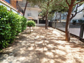 Apartment for holiday rental in Playa de Aro second line of sea with parking